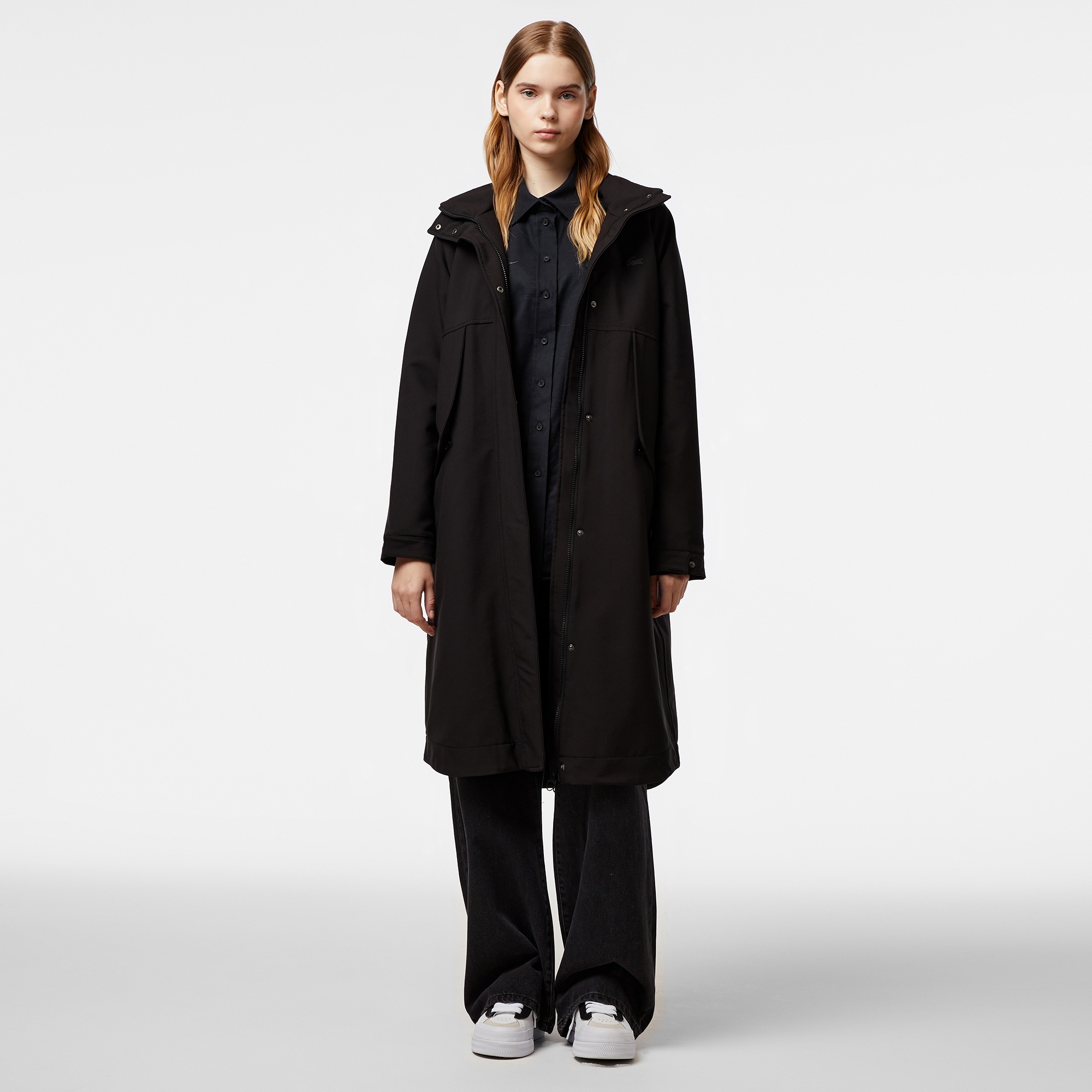 Lacoste Kadın Relaxed Fit Kapüşonlu Siyah Yağmurluk