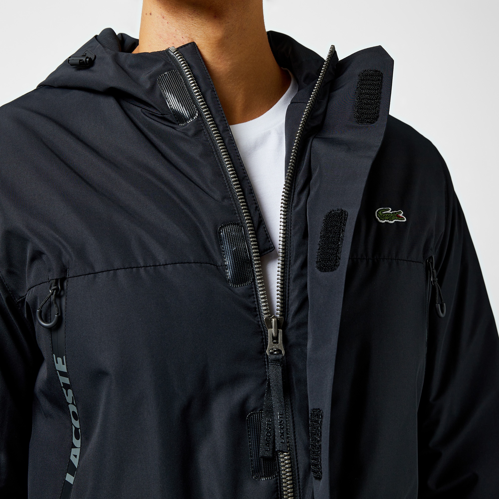 Lacoste Sport Erkek Suya Dayanıklı Baskılı  Kapüşonlu Siyah Mont