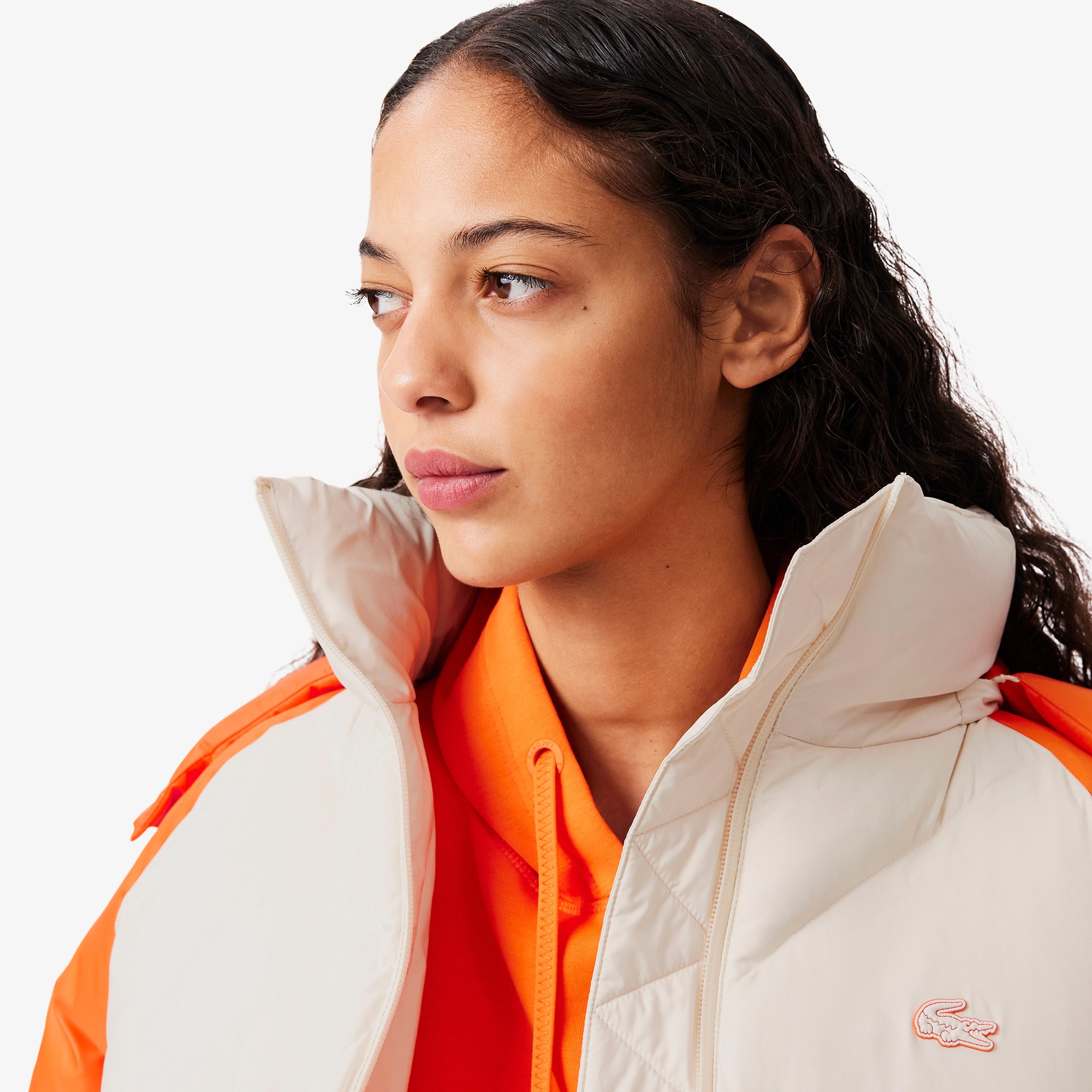 Lacoste Kadın Oversize Fit Kapüşonlu Renk Bloklu Krem Şişme Mont