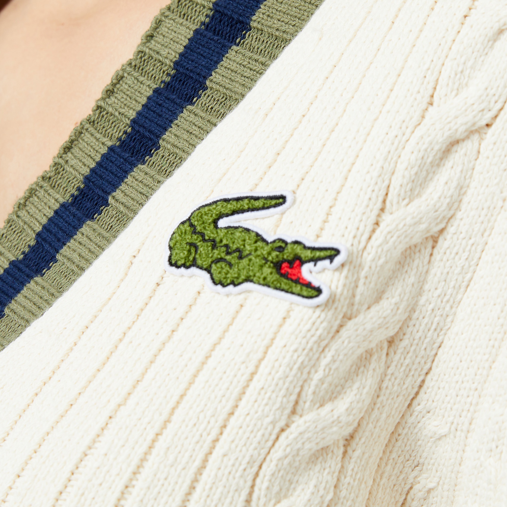Lacoste Kadın Loose Fit V Yaka Renk Bloklu Krem Kazak