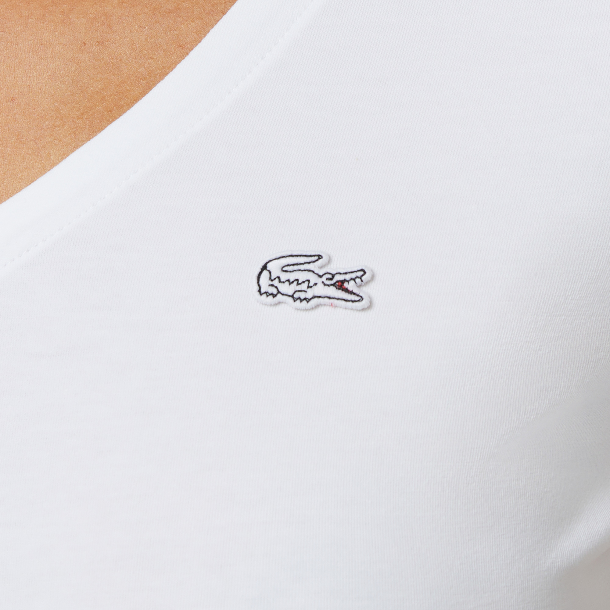 Lacoste Kadın Slim Fit V Yaka Beyaz T-Shirt görsel 7
