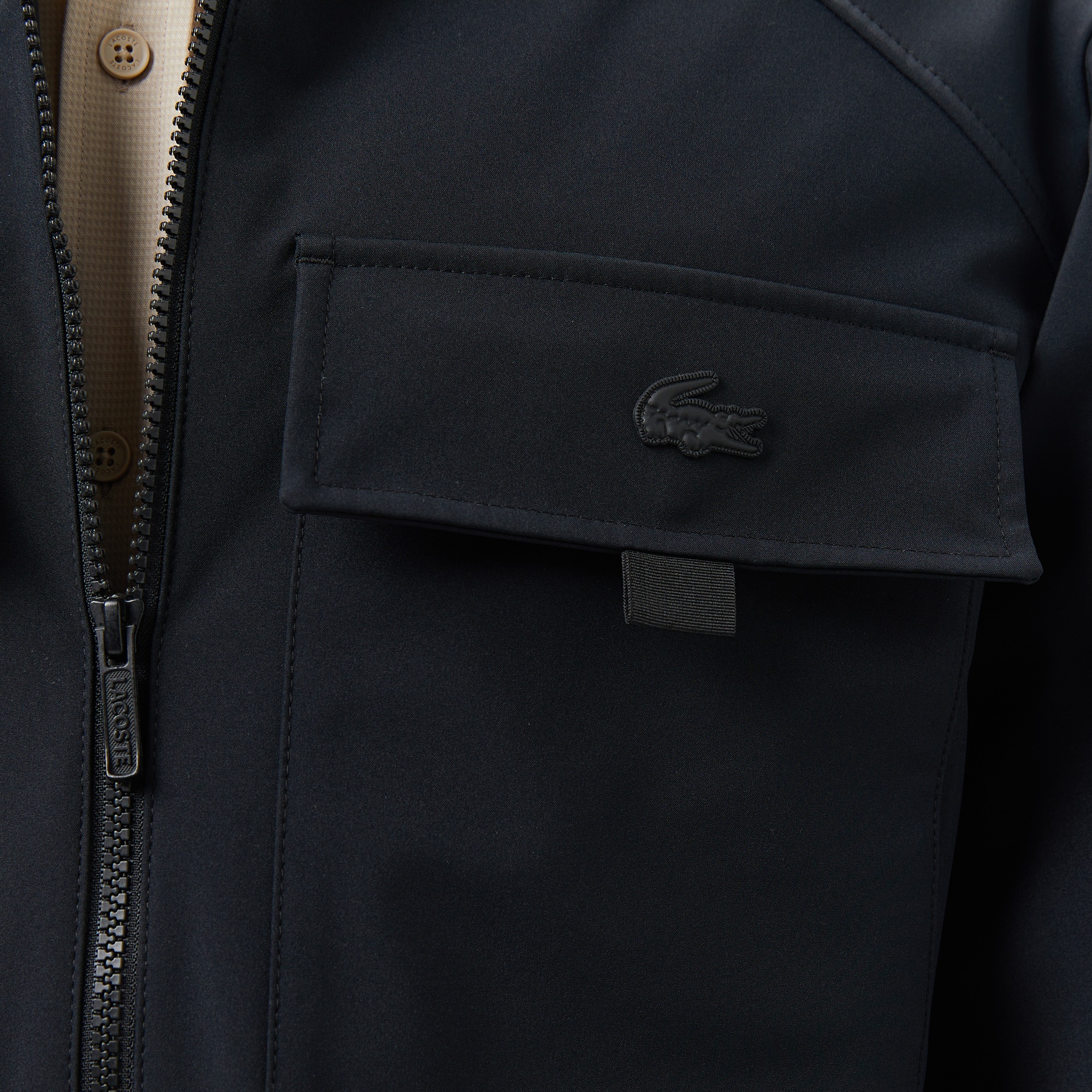 Lacoste Erkek Relaxed Fit Kapüşonlu Baskılı Siyah Yağmurluk