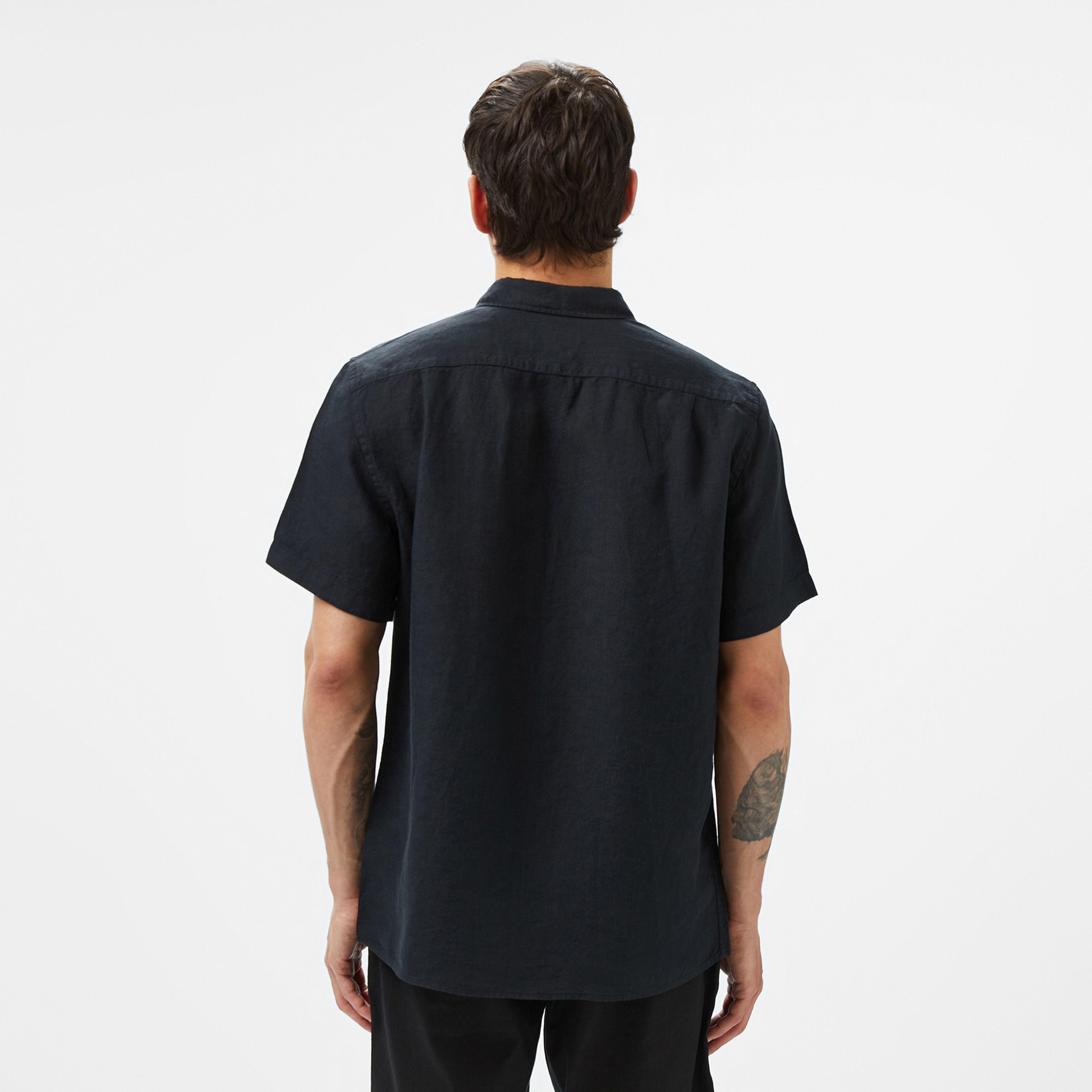 Erkek Regular Fit Kısa Kollu Düğmeli Yaka Keten Siyah Gömlek