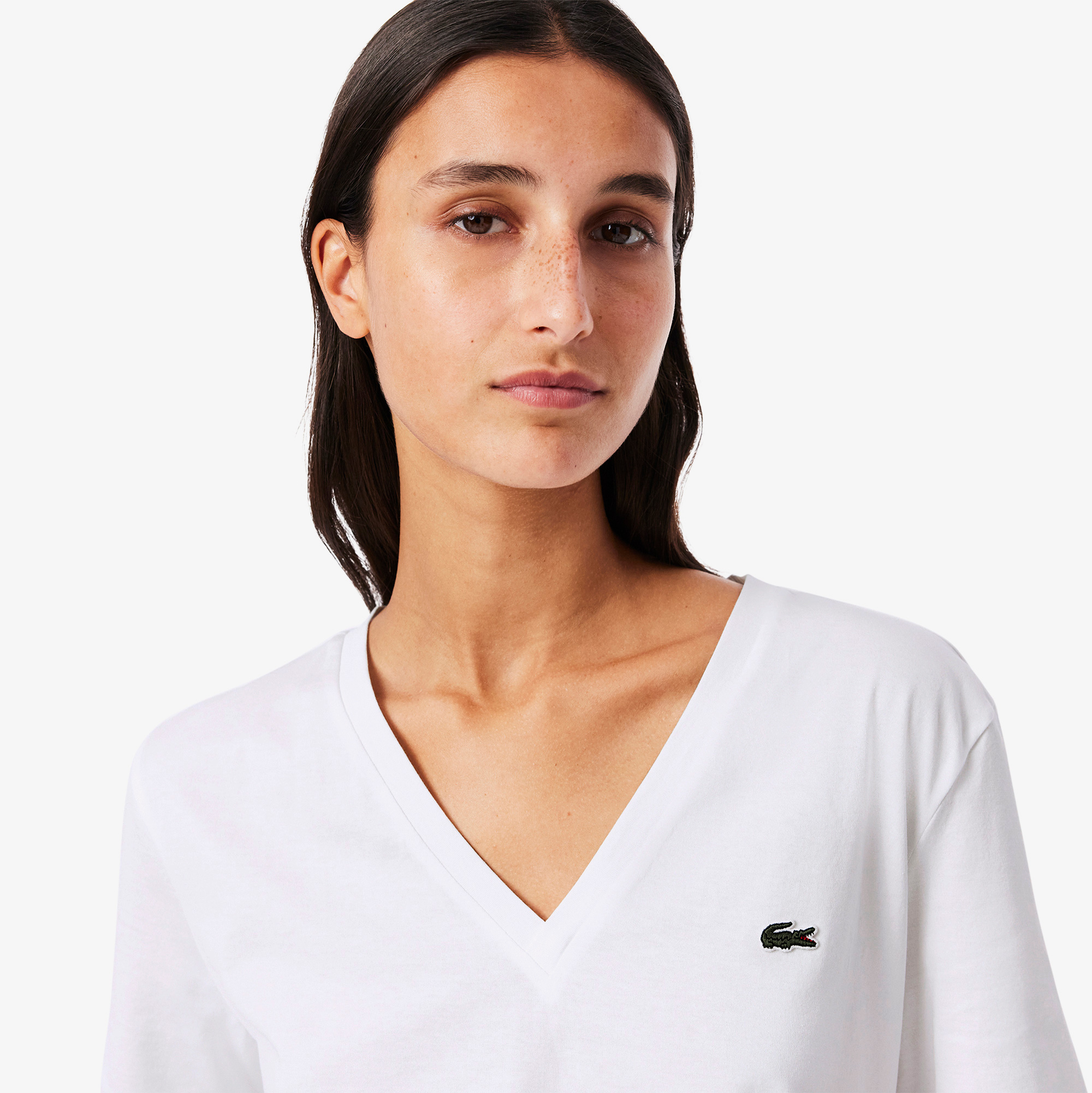 Lacoste Kadın Relaxed Fit V Yaka Beyaz T-Shirt görsel 5