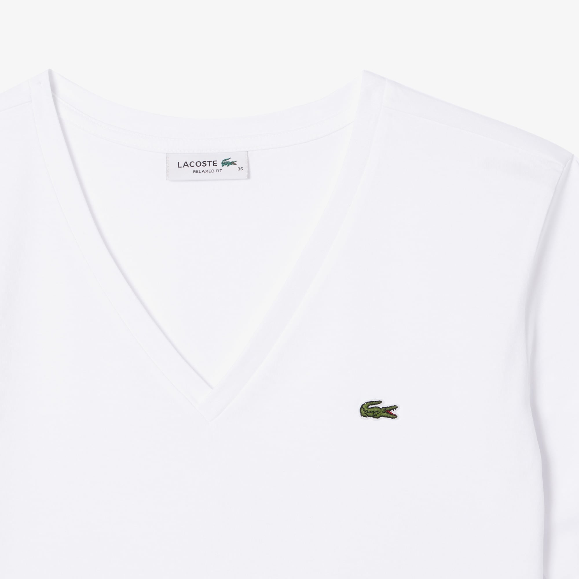 Lacoste Kadın Relaxed Fit V Yaka Beyaz T-Shirt görsel 6