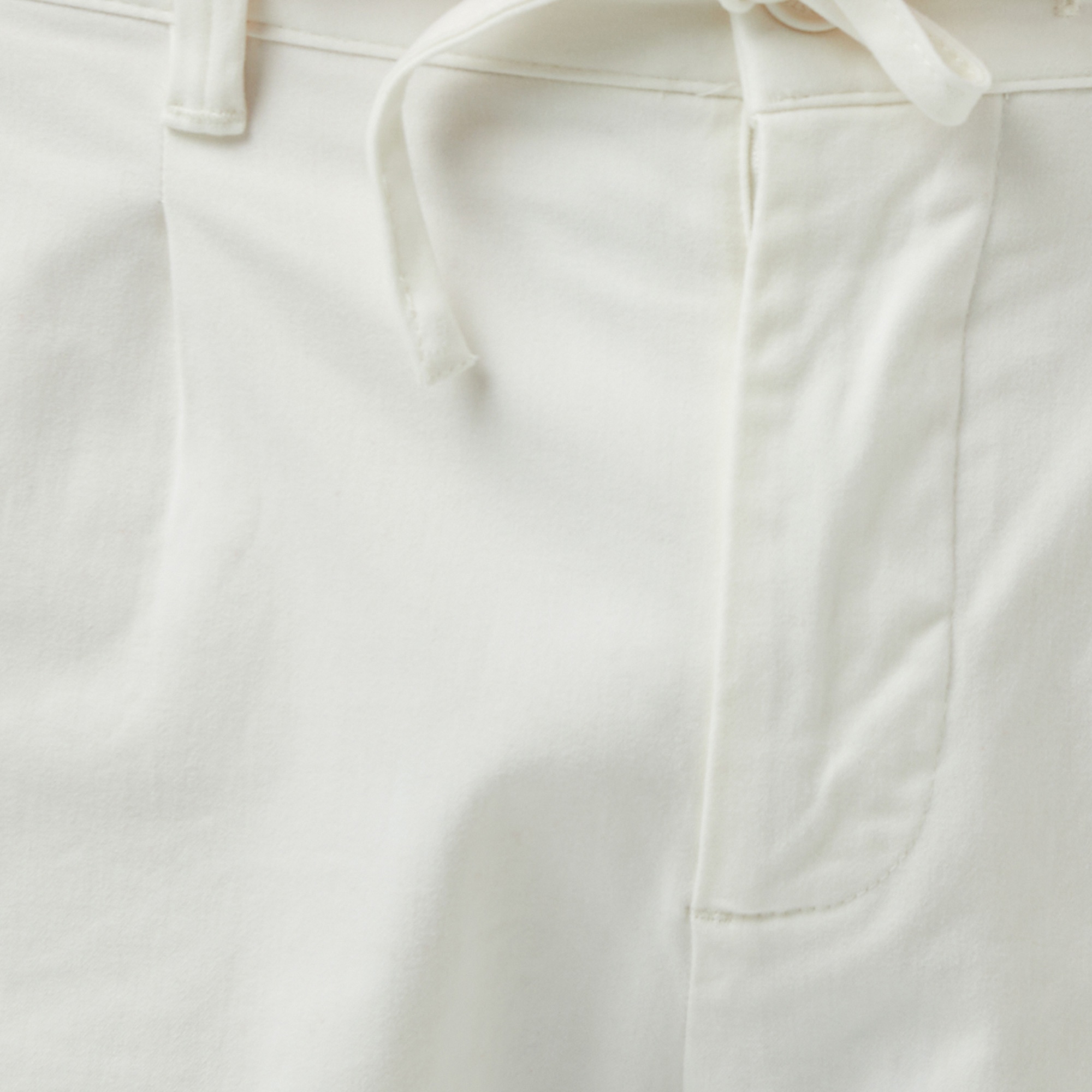 Lacoste Erkek Tapered Fit Beyaz Bermuda Şort