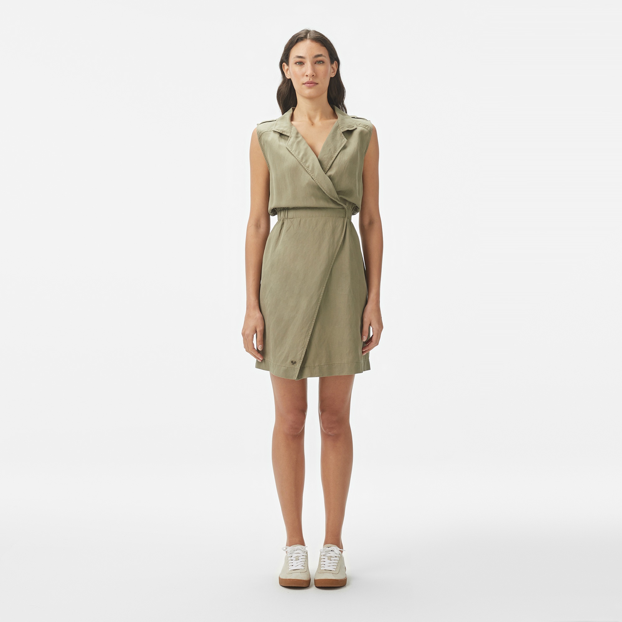 Lacoste Kadın Classic Fit Kolsuz Haki Elbise