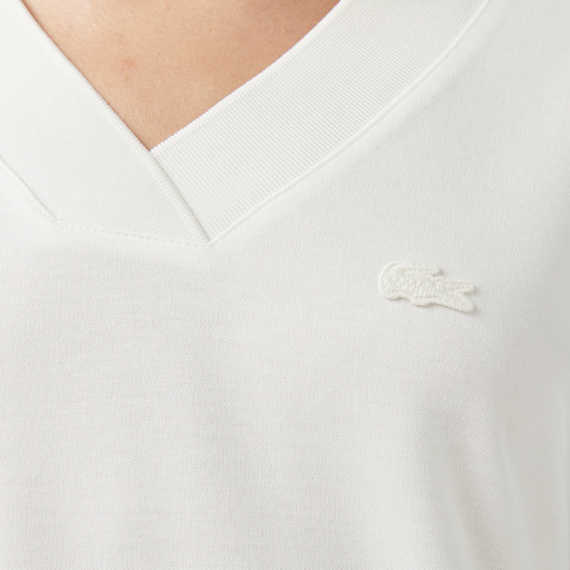 Lacoste Kadın Slim Fit V Yaka Beyaz T-Shirt