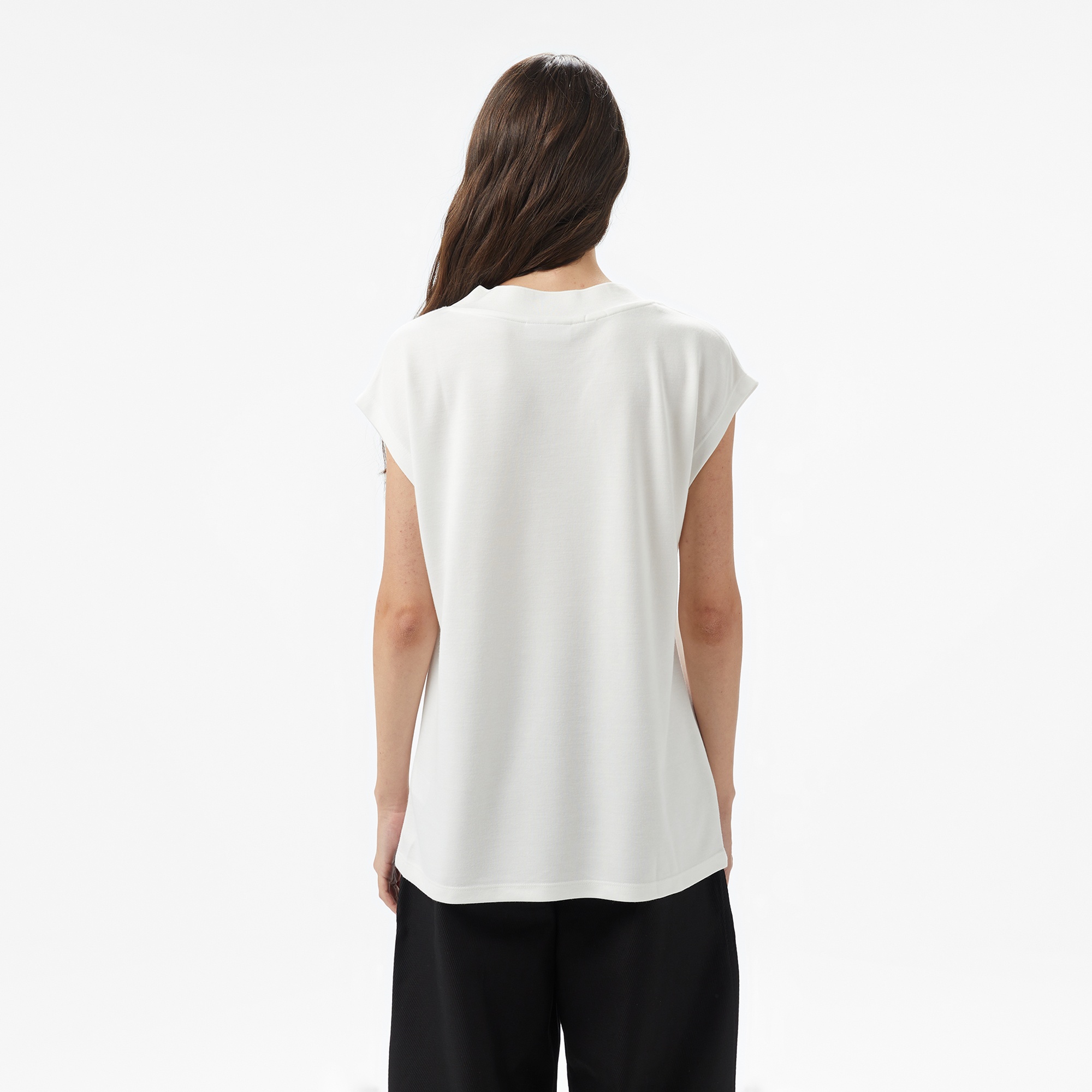 Lacoste Kadın Slim Fit V Yaka Beyaz T-Shirt