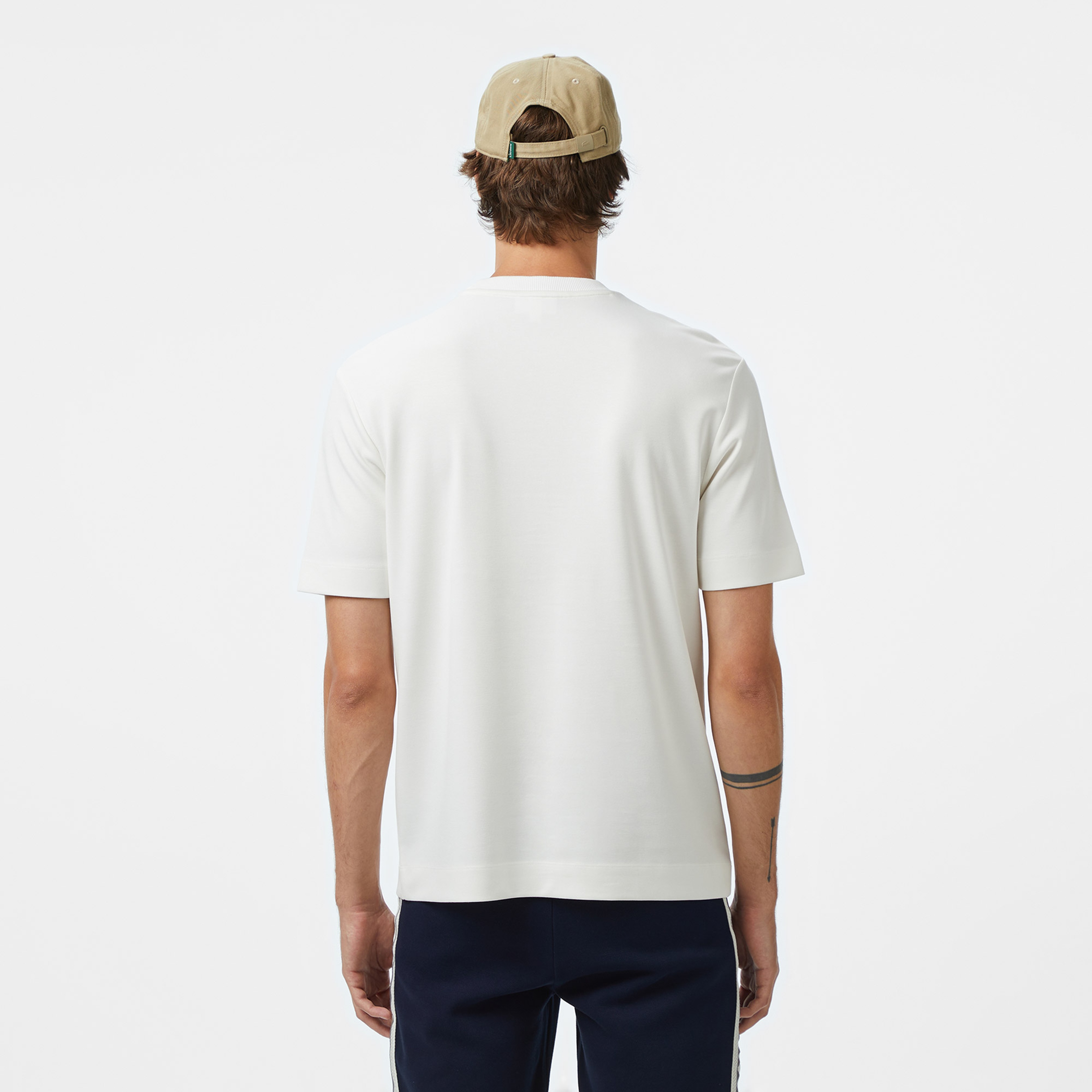 Erkek Loose Fit Bisiklet Yaka Desenli Beyaz T-Shirt Erkek Loose Fit Bisiklet Yaka Desenli Beyaz T-Shirt