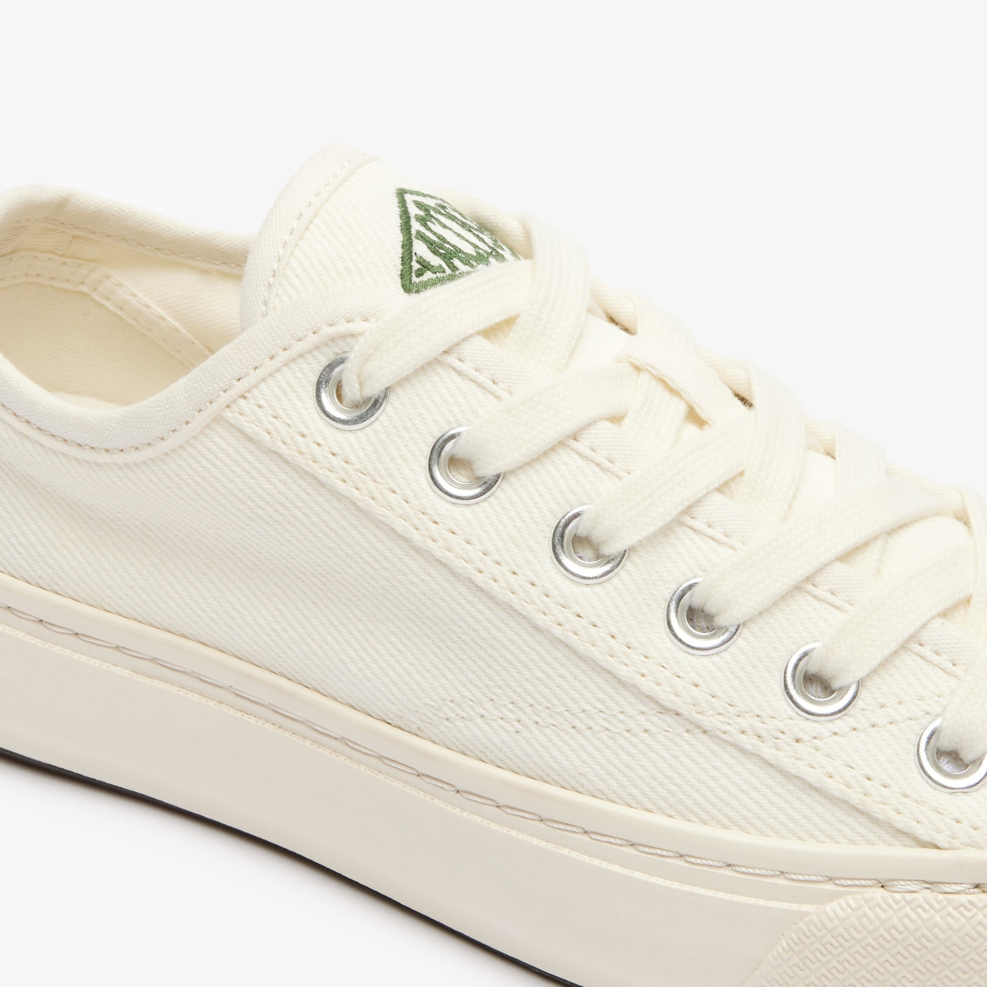 Lacoste Backcourt Kadın Krem Sneaker