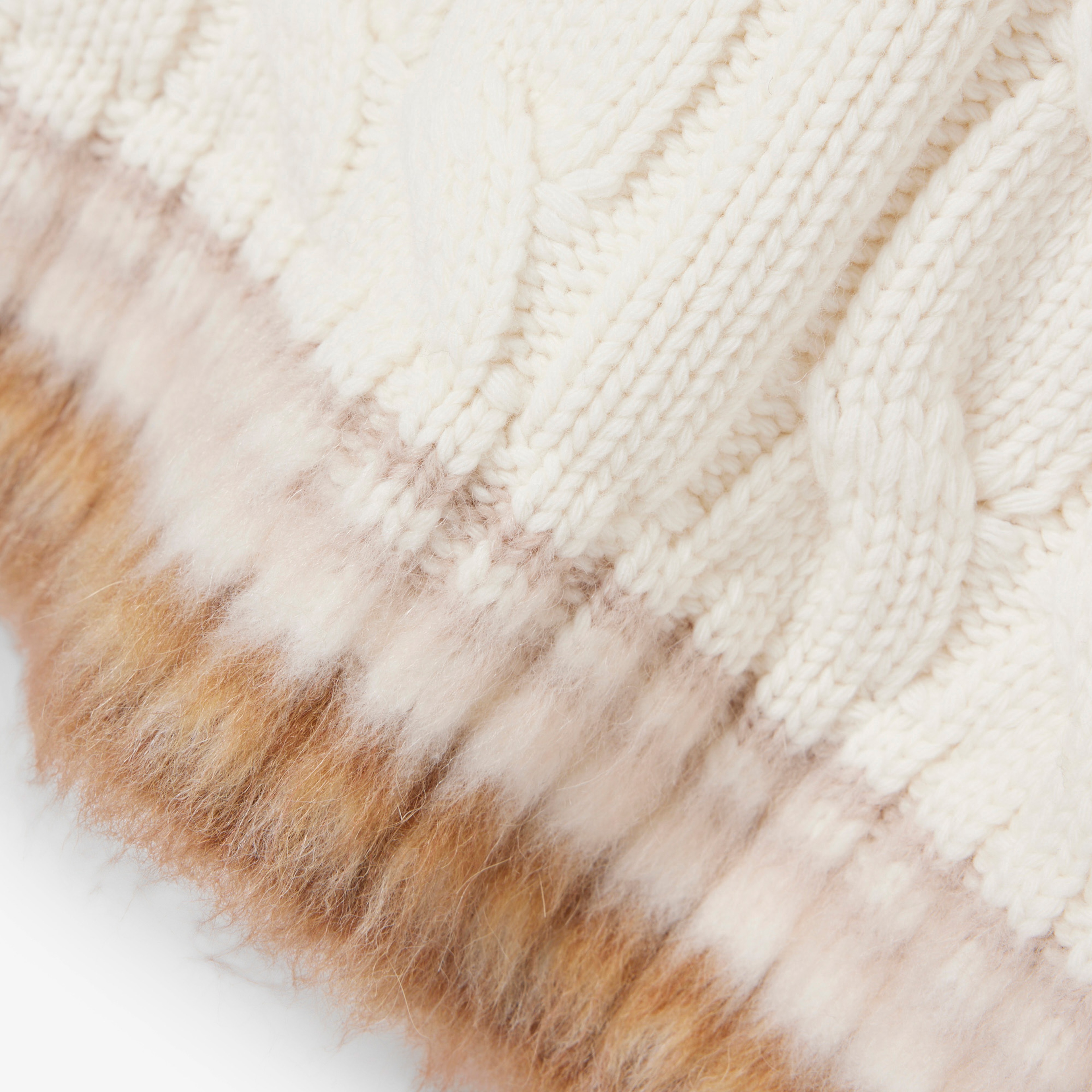 FW25 RUNWAY Erkek Regular Fit V Yaka Yün Beyaz Süveter