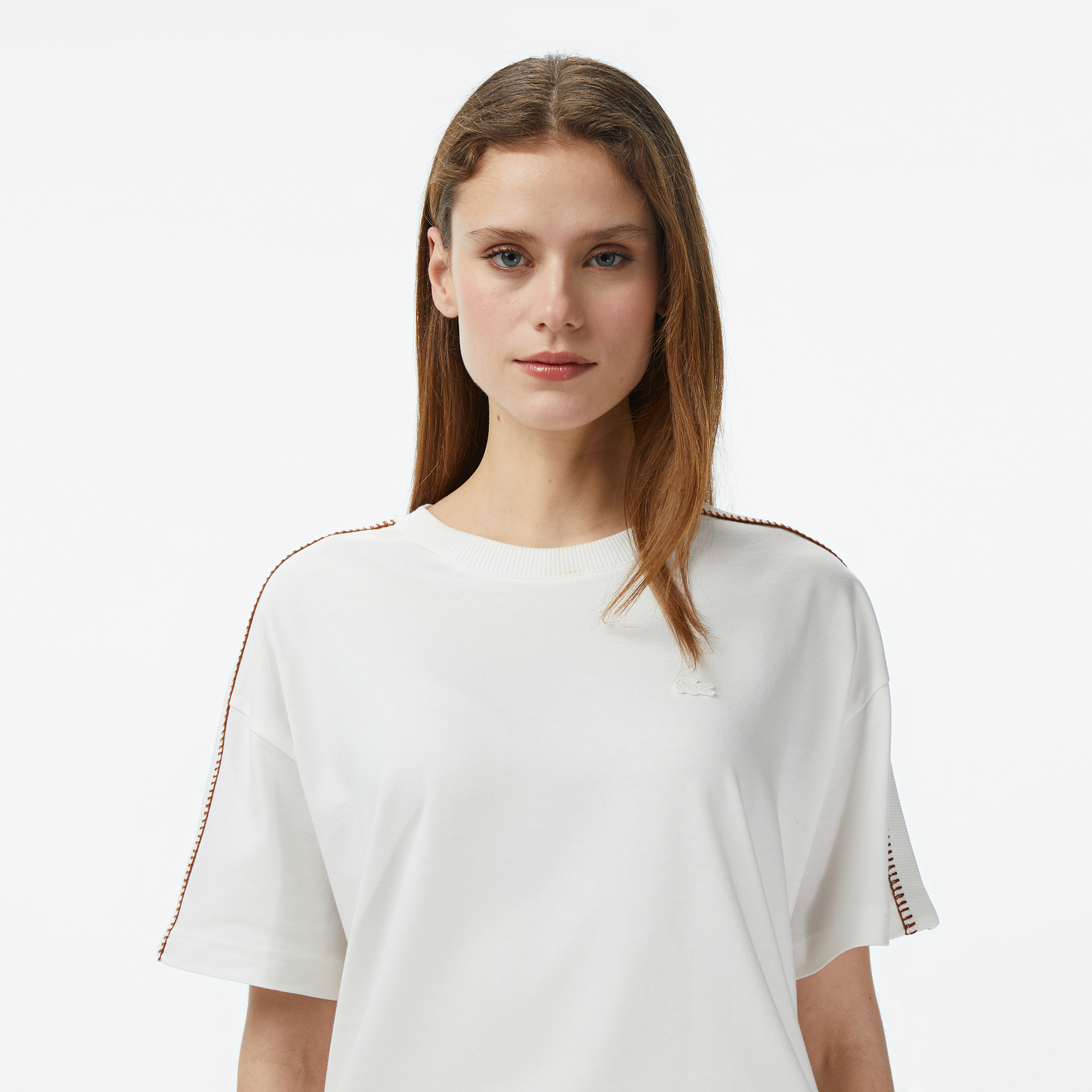 Lacoste Kadın Loose Fit Bisiklet Yaka Krem T-Shirt görsel 6