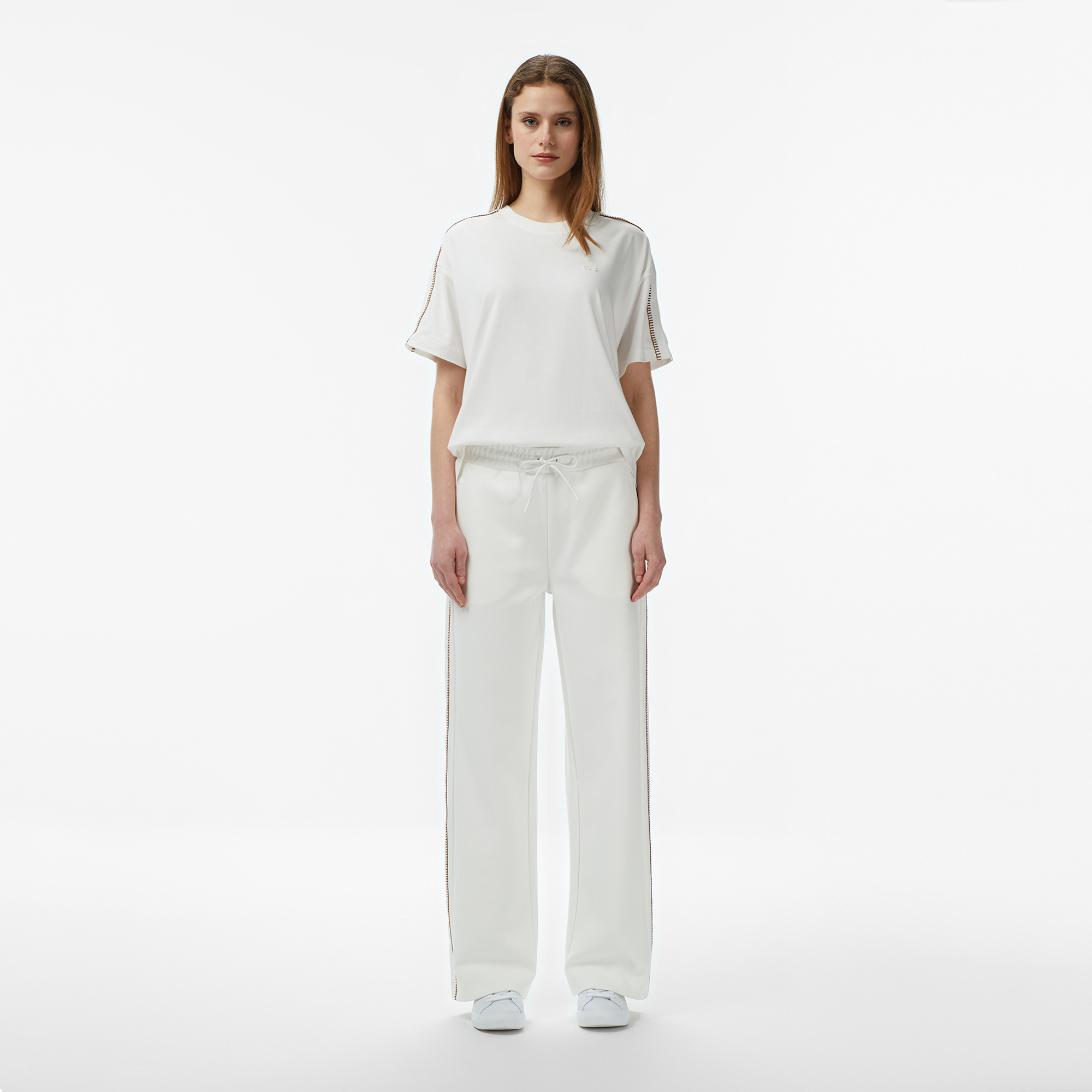Lacoste Kadın Loose Fit Bisiklet Yaka Krem T-Shirt görsel 5