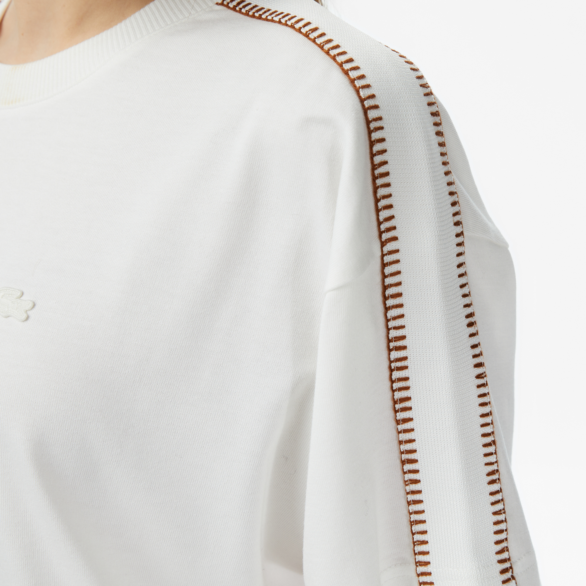 Lacoste Kadın Loose Fit Bisiklet Yaka Krem T-Shirt görsel 8