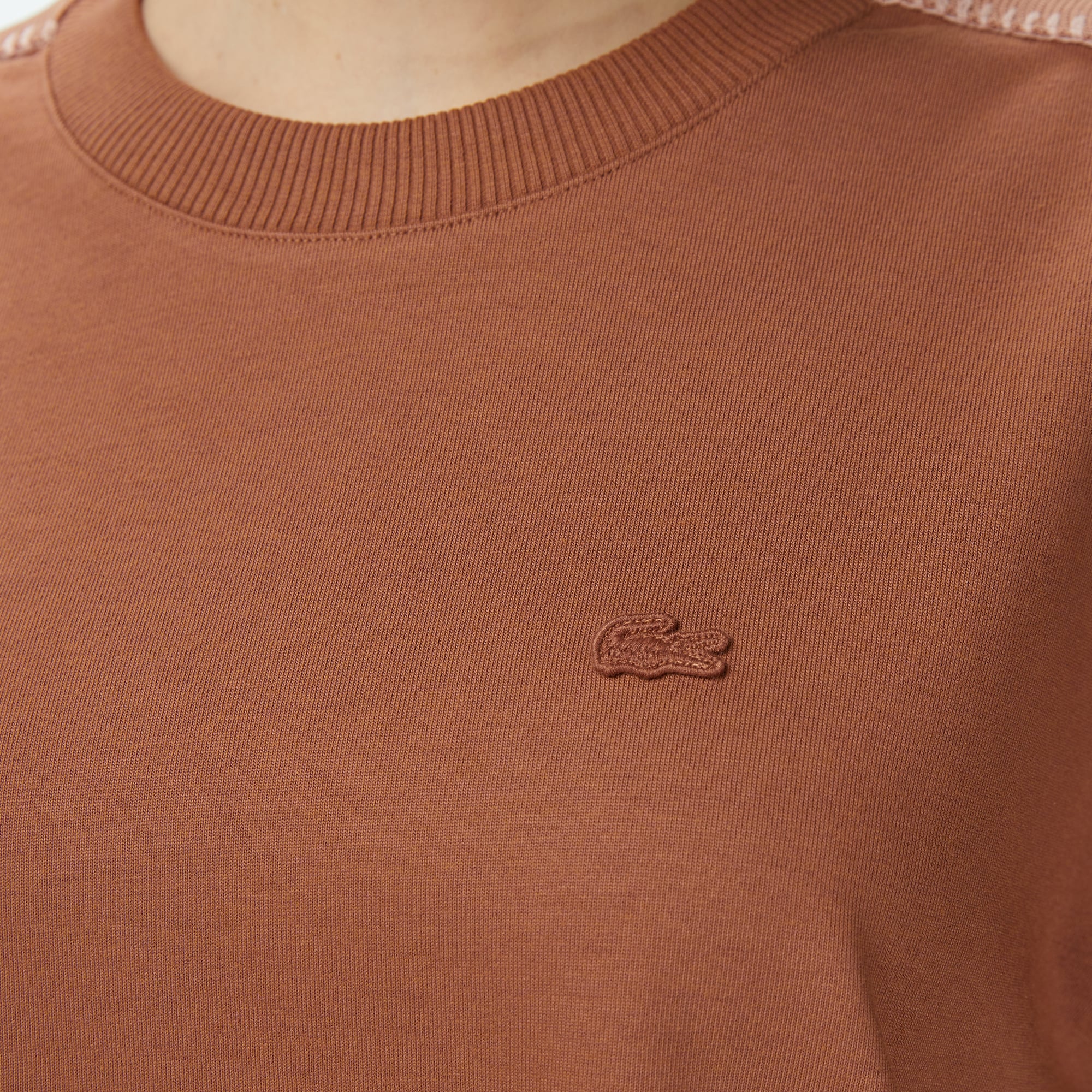 Lacoste Kadın Loose Fit Bisiklet Yaka Kahverengi T-Shirt görsel 7