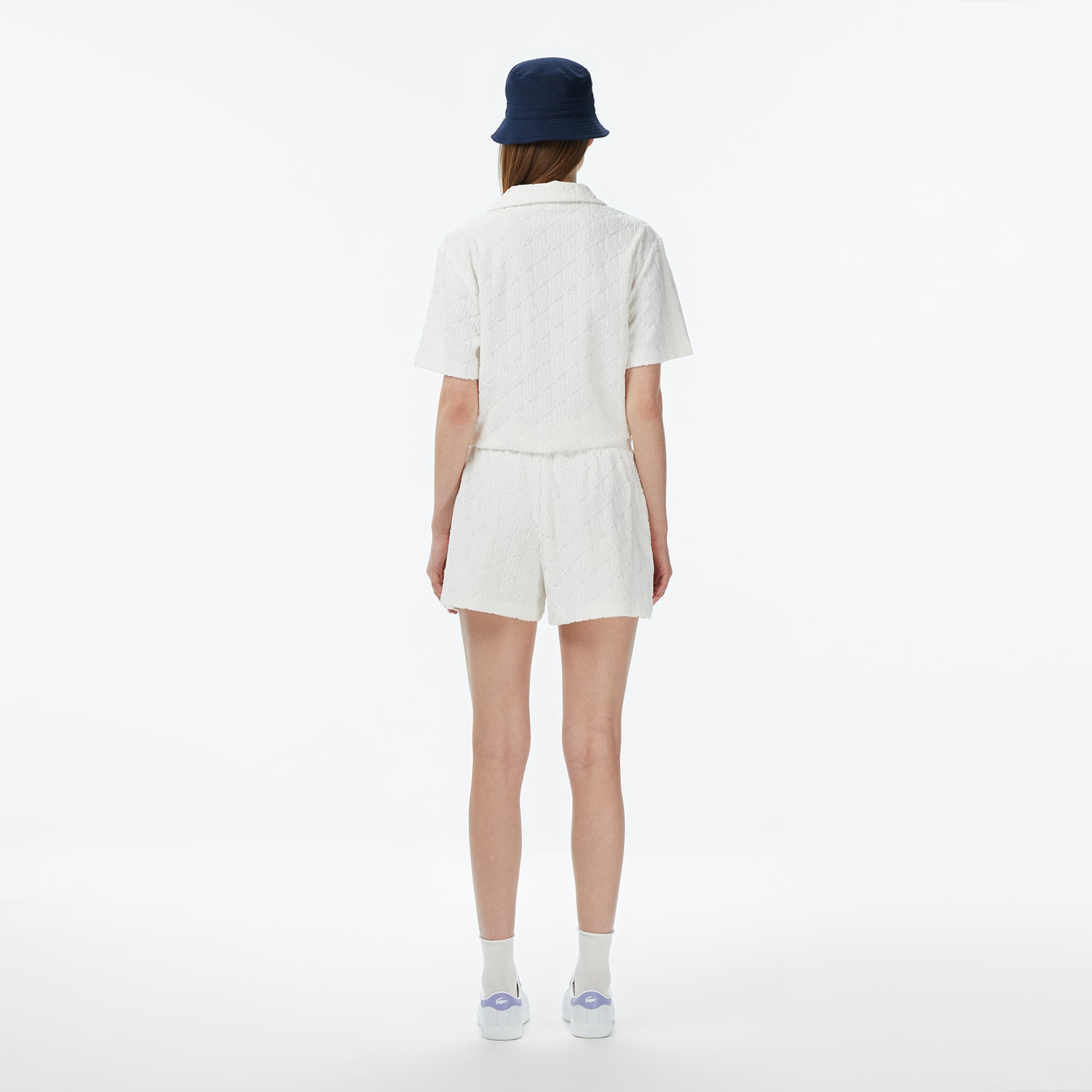 Lacoste Kadın Relaxed Fit Monogram Beyaz Şort görsel 2