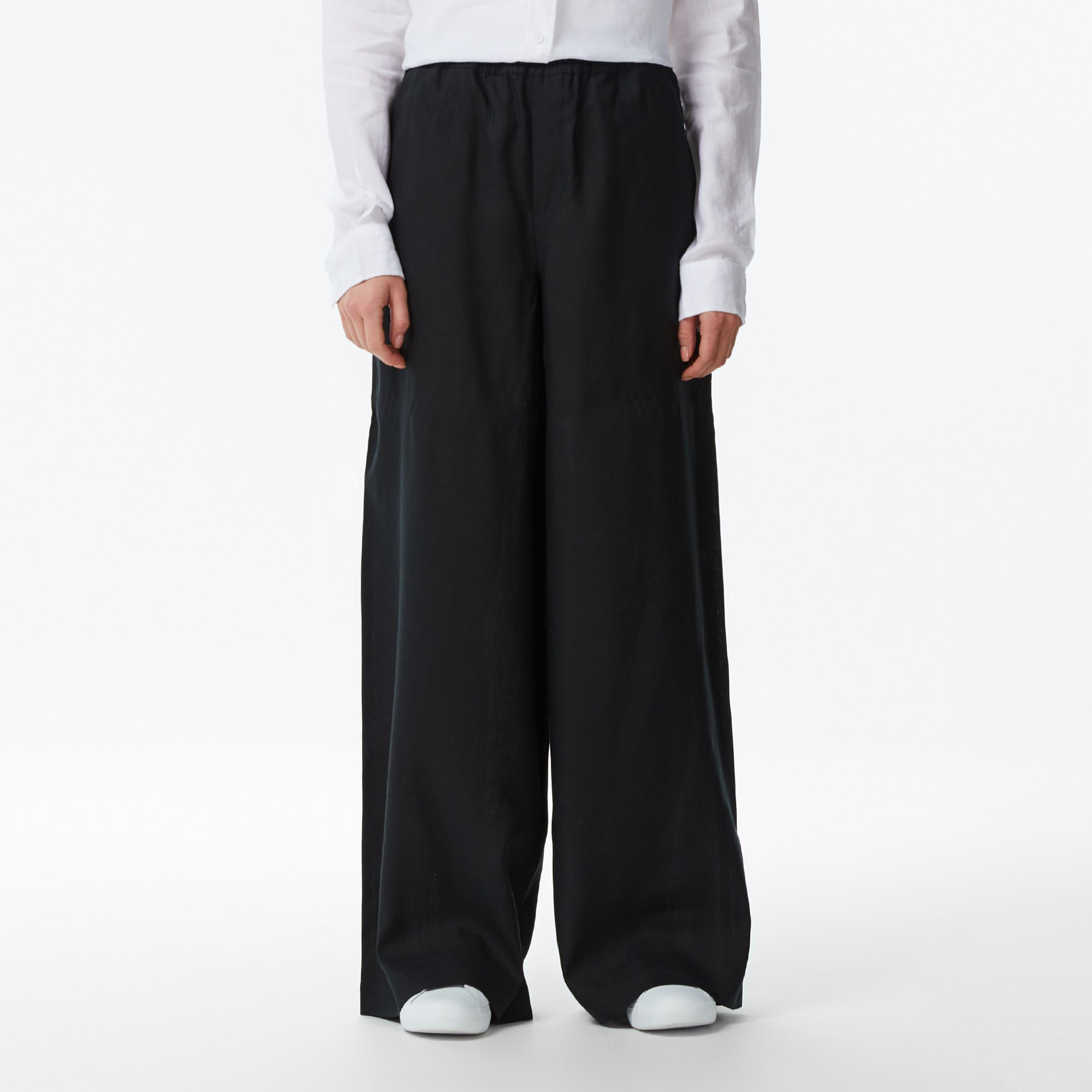 Lacoste Kadın Relaxed Fit Siyah Pantolon görsel 2