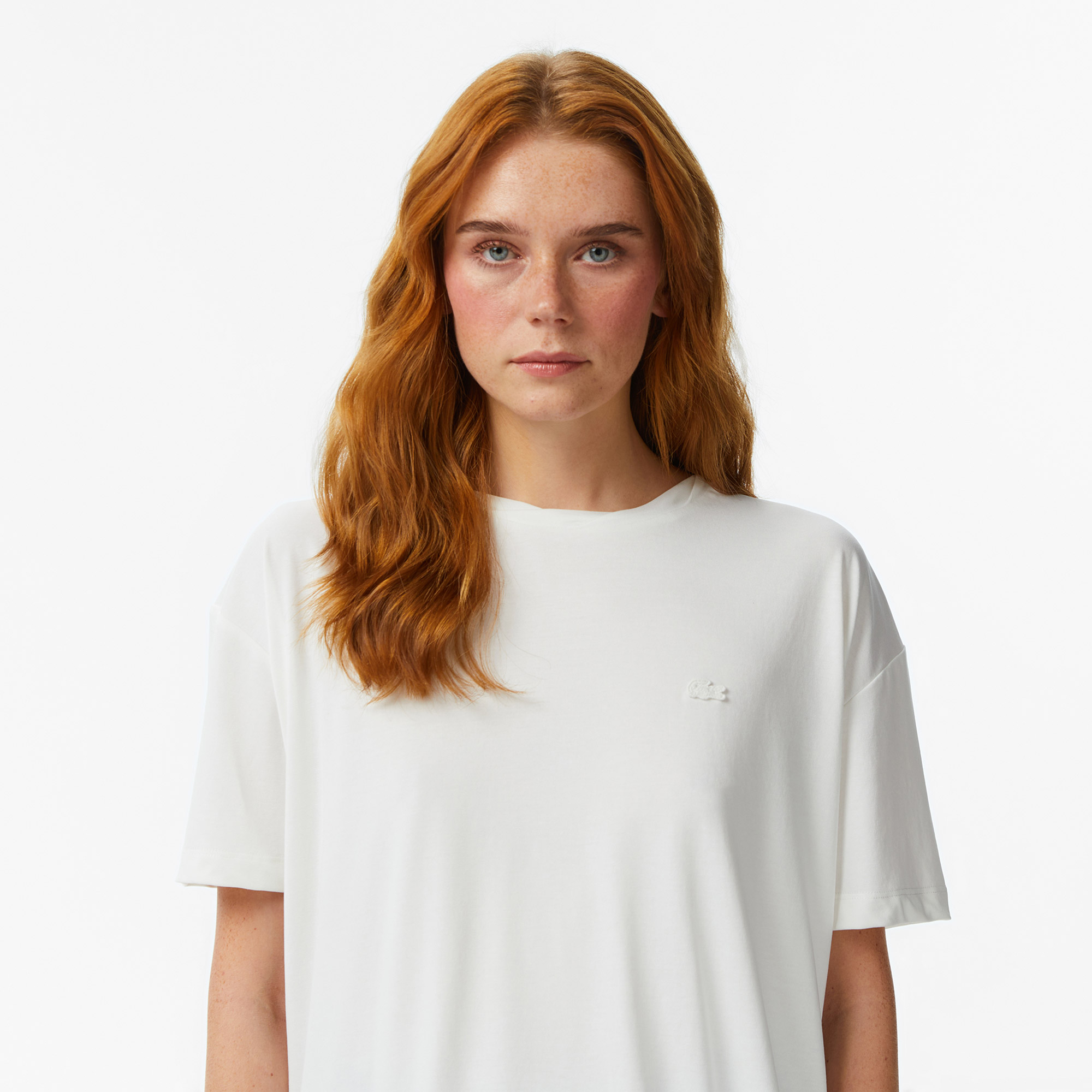 Lacoste Kadın Relaxed Fit Bisiklet Yaka Beyaz T-Shirt görsel 2