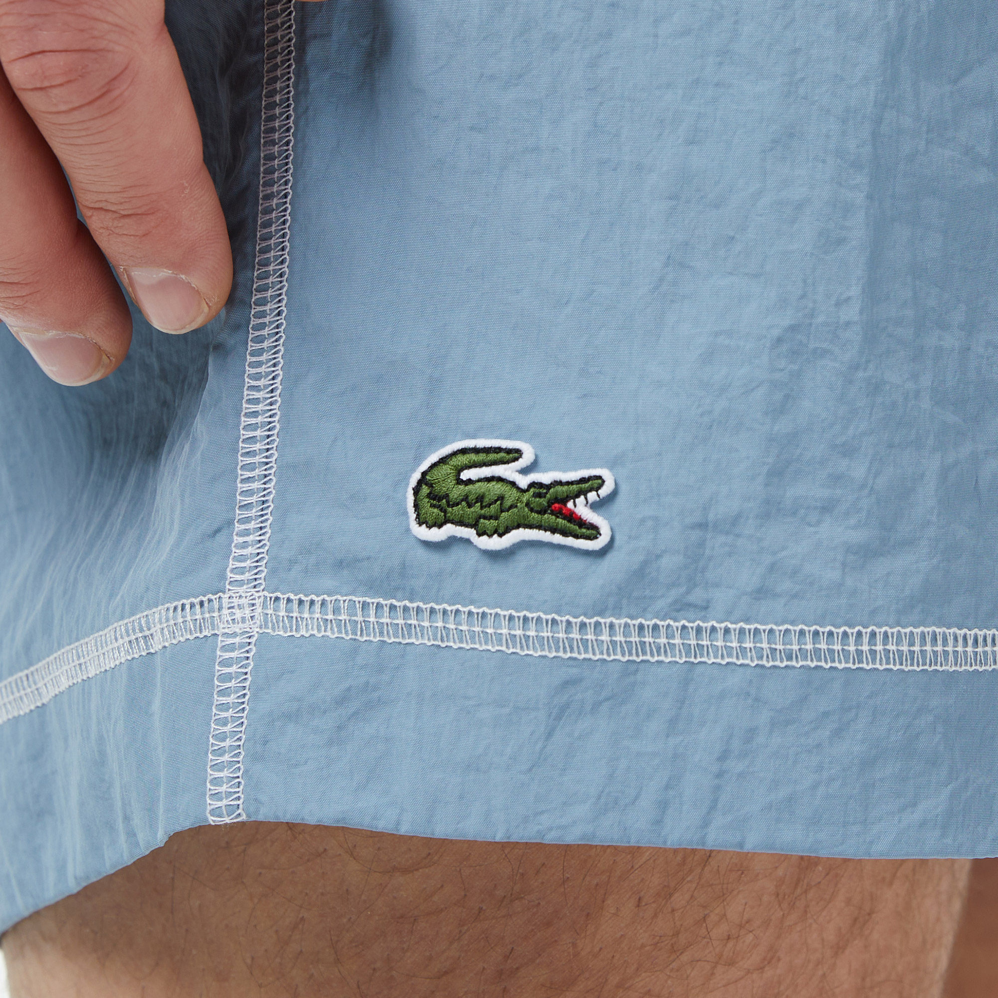 Lacoste Erkek Regular Fit Desenli Mavi Deniz Şortu görsel 5
