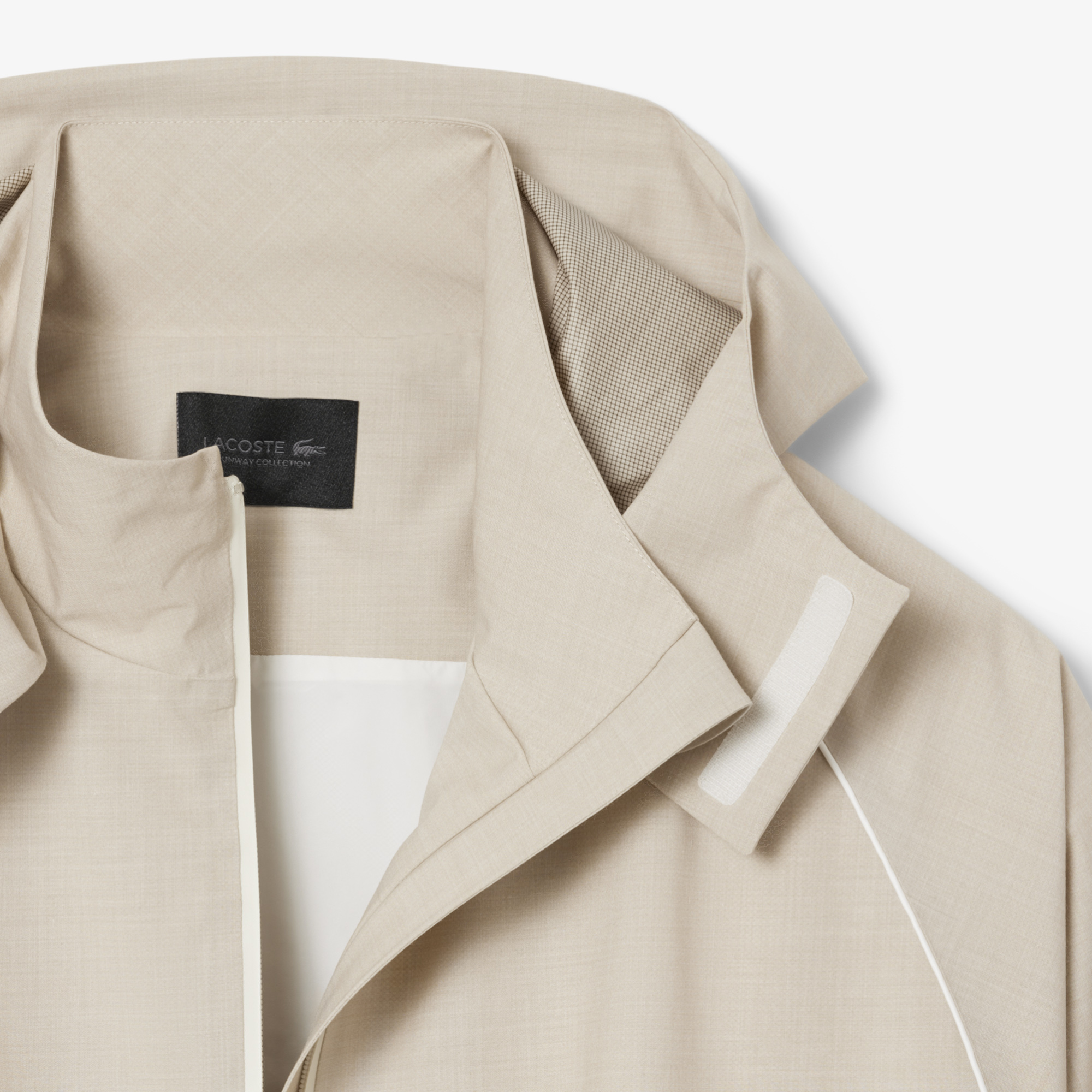 Lacoste SS26 RUNWAY Unisex Bej Yağmurluk görsel 7