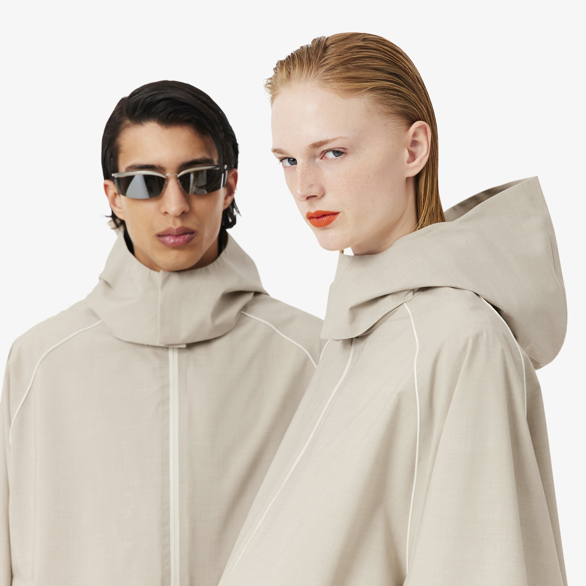 Lacoste SS26 RUNWAY Unisex Bej Yağmurluk görsel 2