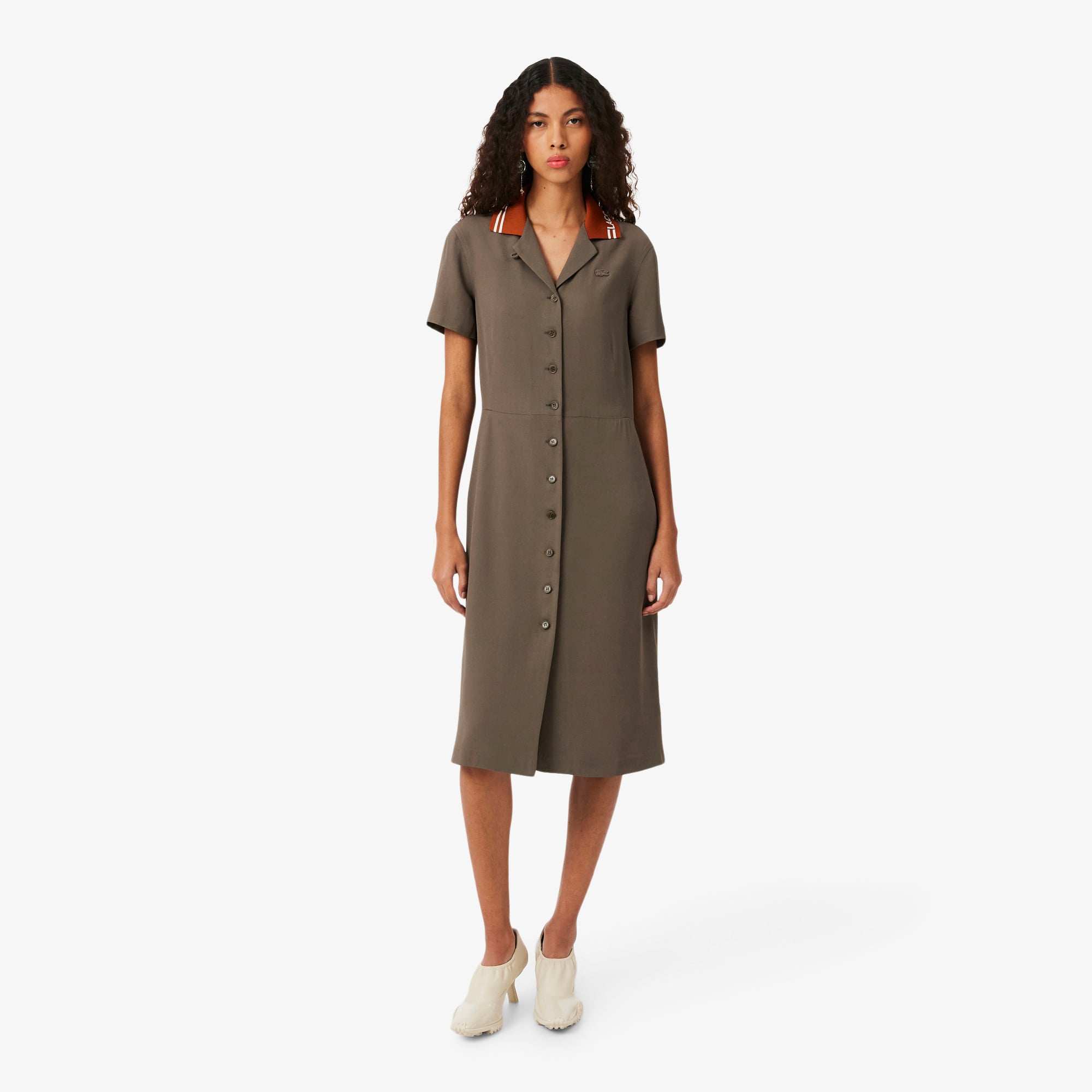 Lacoste SS26 RUNWAY Kadın Regular Fit Kısa Kollu Polo Yaka Kahverengi Elbise