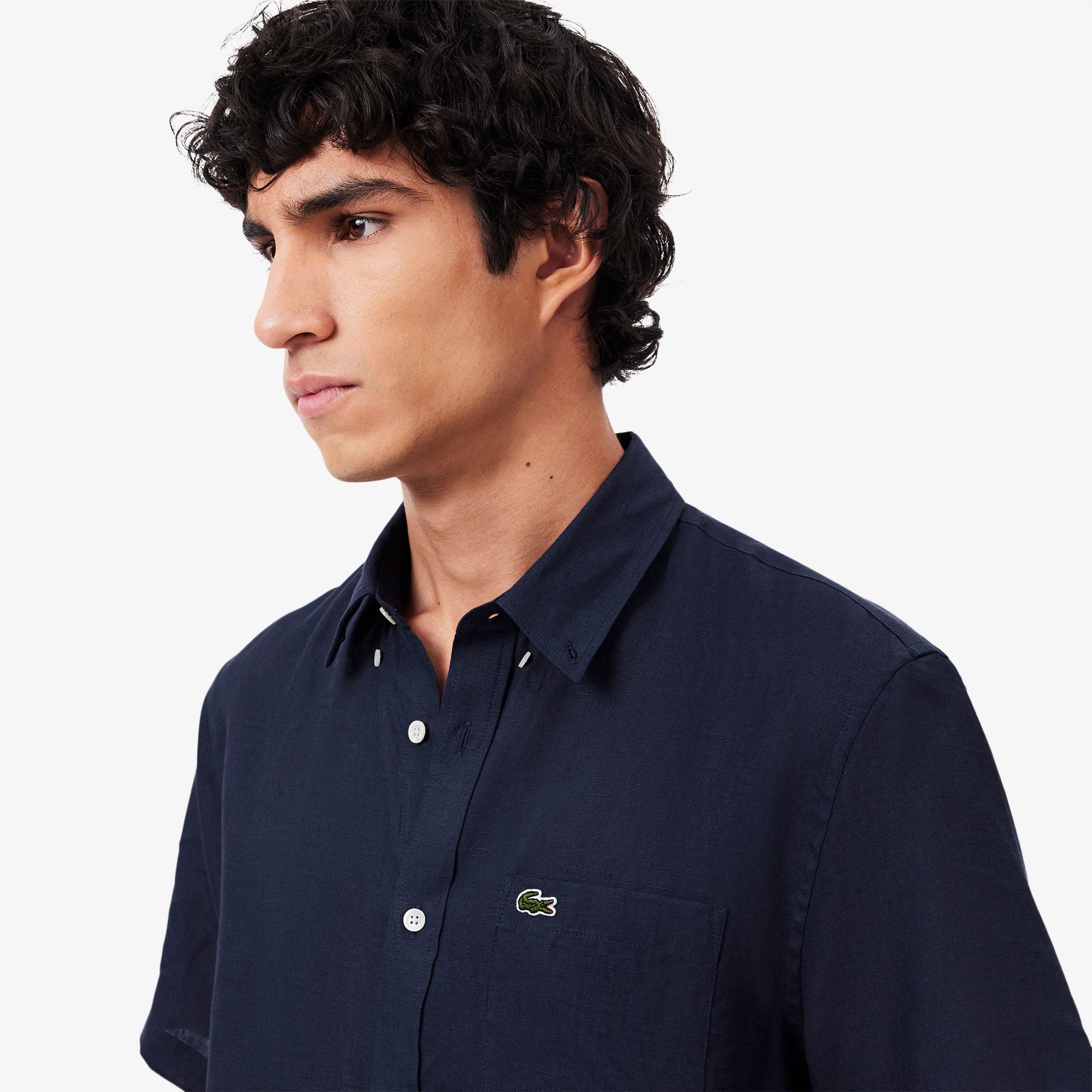 Lacoste Erkek Regular Fit Kısa Kollu Düğmeli Yaka Keten Lacivert Gömlek görsel 2