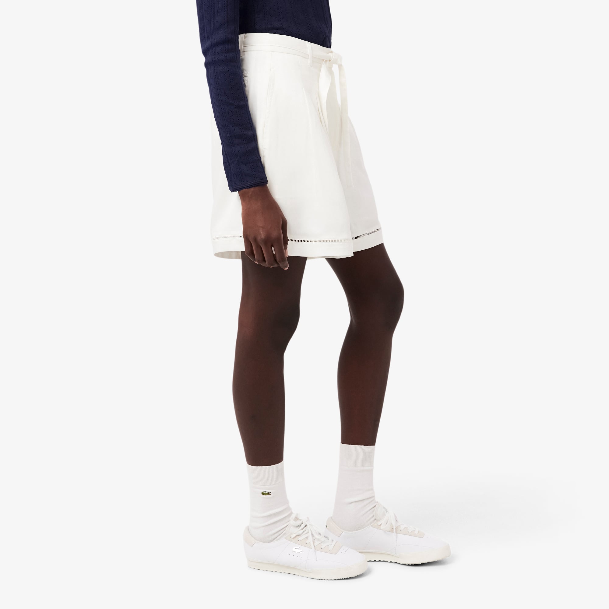 Lacoste Kadın Oversize Fit Beyaz Bermuda Şort görsel 2