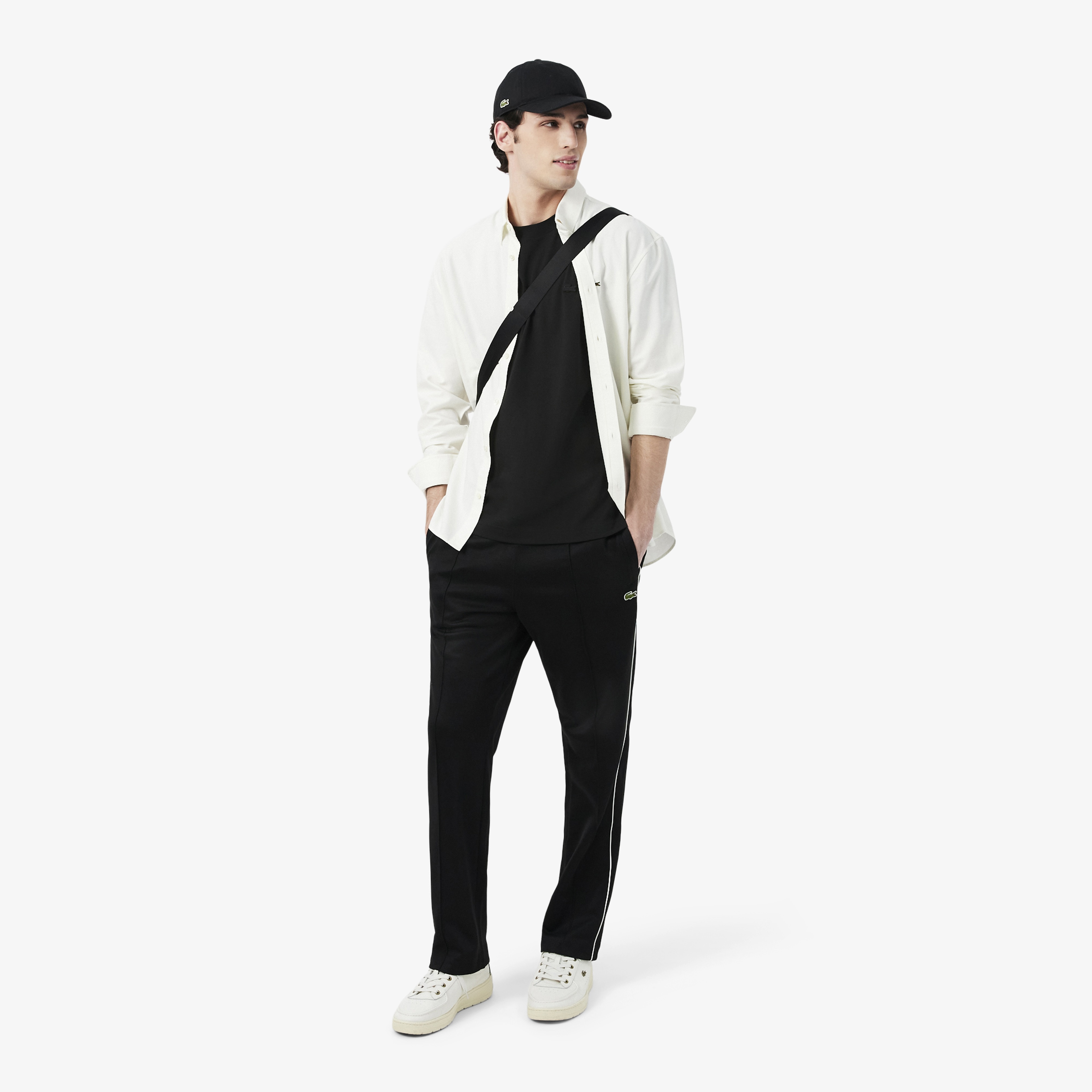 Erkek Classic Fit Bisiklet Yaka Siyah T-Shirt Erkek Classic Fit Bisiklet Yaka Siyah T-Shirt