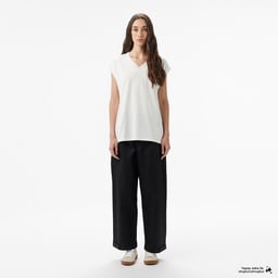 Kadın Slim Fit Kolsuz V Yaka Krem Bluz Krem